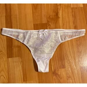 White and‎ Gold Thong